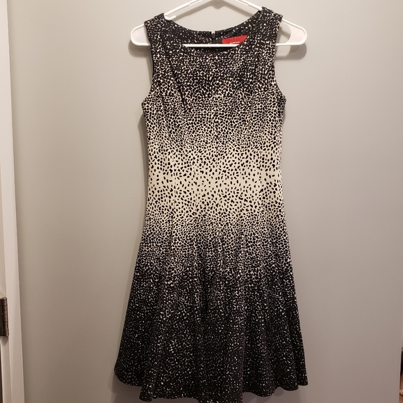 Saks Fifth Avenue Animal Print Dress Size 2 Red Saks Fifth Avenue - Picture 1 of 10
